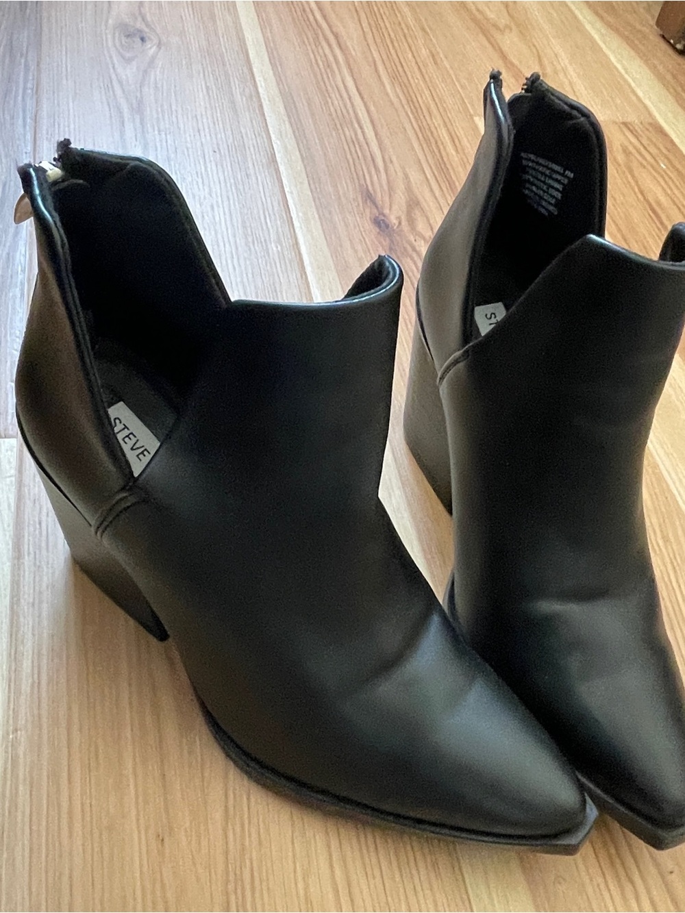 Steve Madden Black Pointed Toe Cutout Ankle Booties - Picture 6 of 6